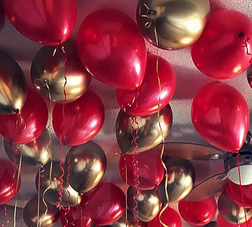 Шарики под потолок золото с красным